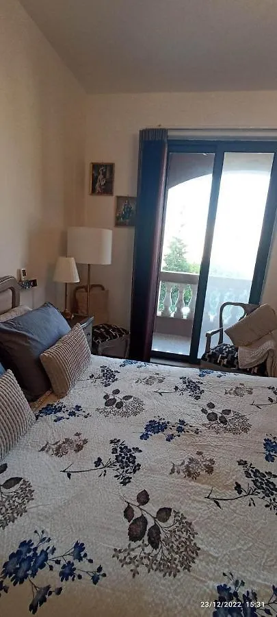 Close To Airport, Double Bedroom, Sofa-Bed, Private Bathroom For Adults And Children Aged 10 And Over Only Gudja
